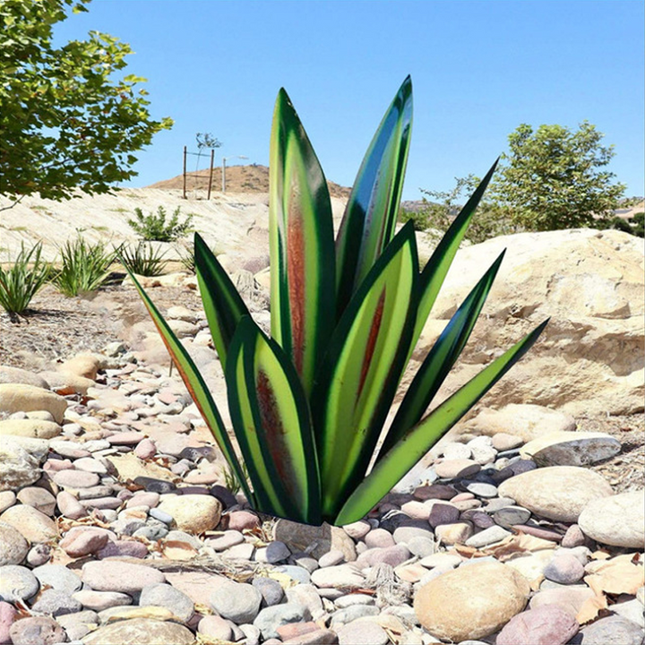 Stornfield | Waterproof Solar Garden Agave Lamp Decoration