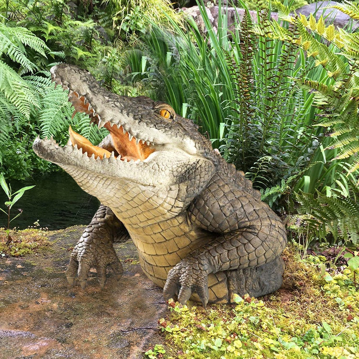 Stornfield | Garden Swamp Gator Statue