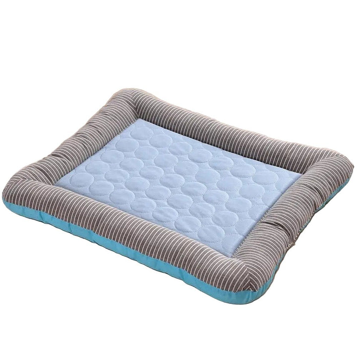 Cooling mat for pets with raised padded edge | Stornfield