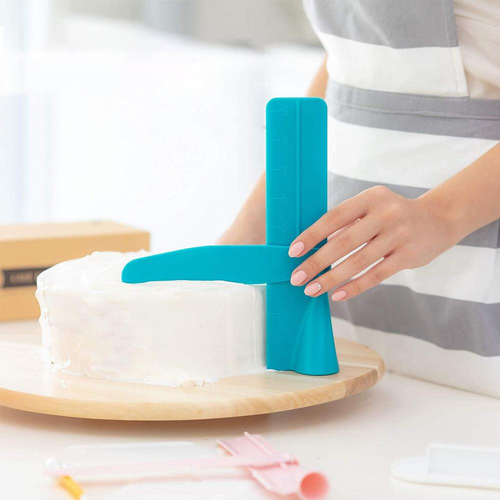 Adjustable Cake Cream Scraper | Stornfield