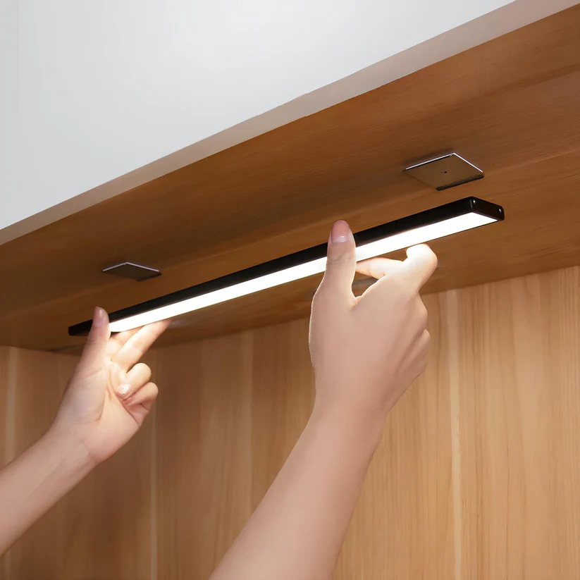 Modern Wall Lamp | Elegant, wireless and functional | Stornfield