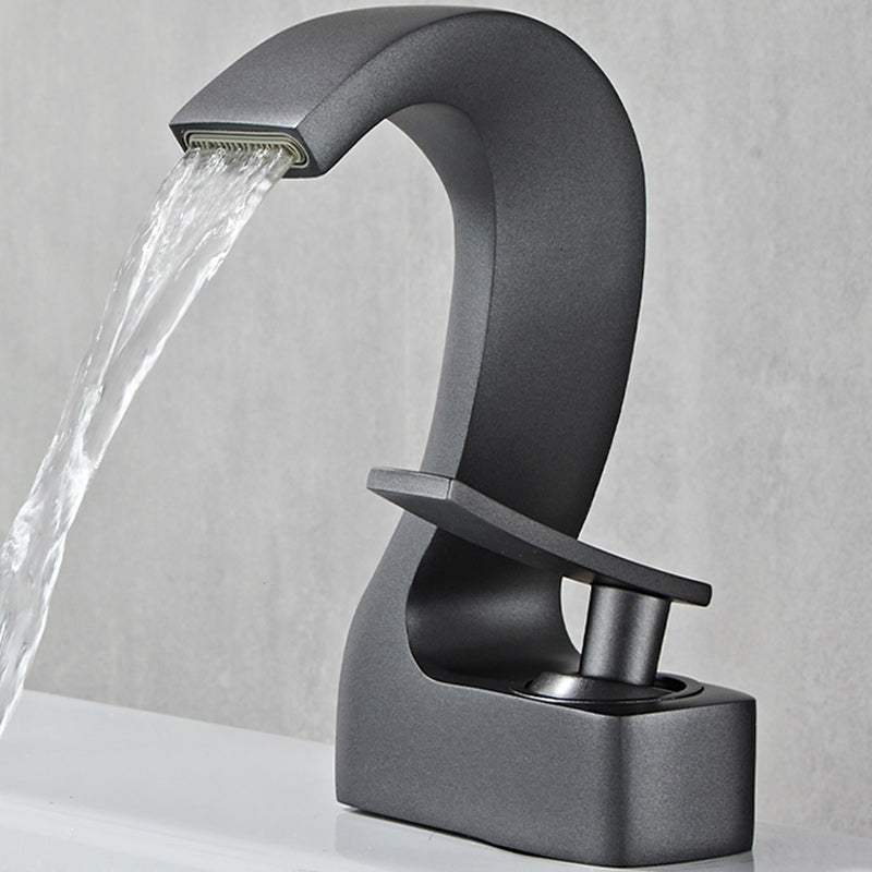 Stornfield | Modern Single-Lever Basin Faucet Bathroom Brass Central Faucet