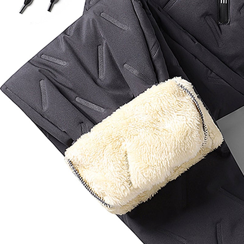 Soft padded sweatpants | Stornfield