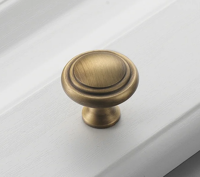 Bronvella ArcRetro Furniture Handle in Antique Copper Stornfield