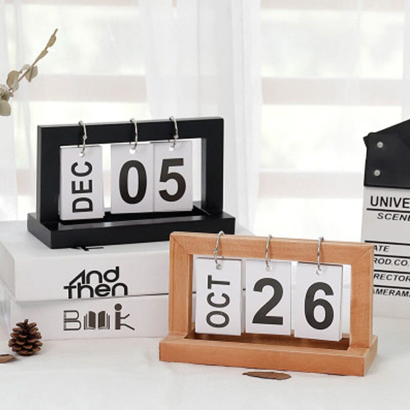 Dutch teak wood desk calendar | Stornfield