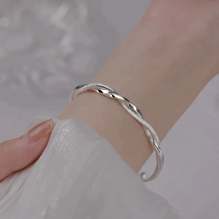 Elegant Twisted Silver Bracelet Stornfield