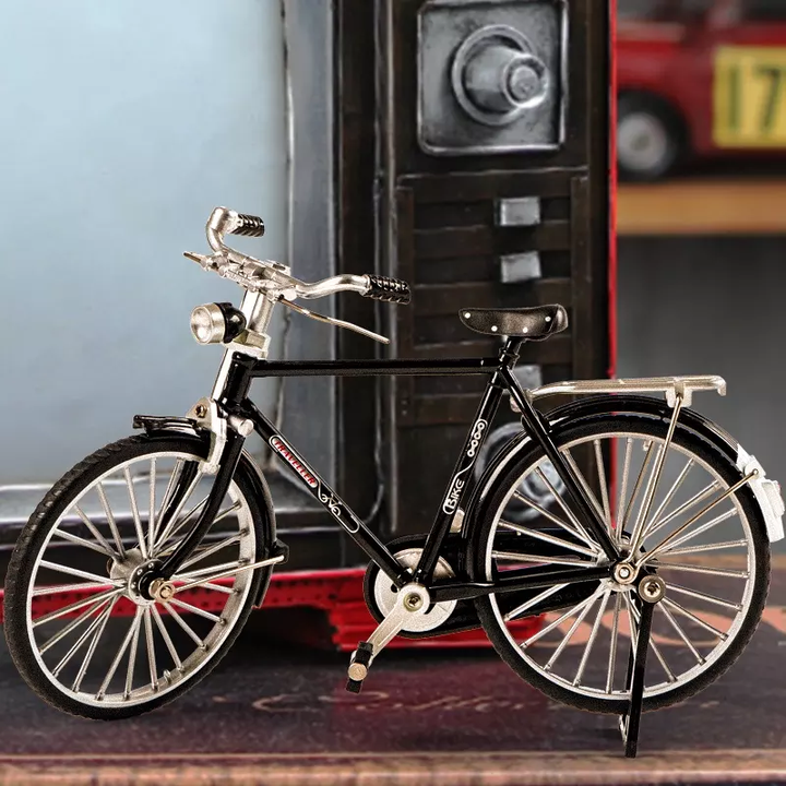 Retro Bicycle Model Ornament | Stornfield