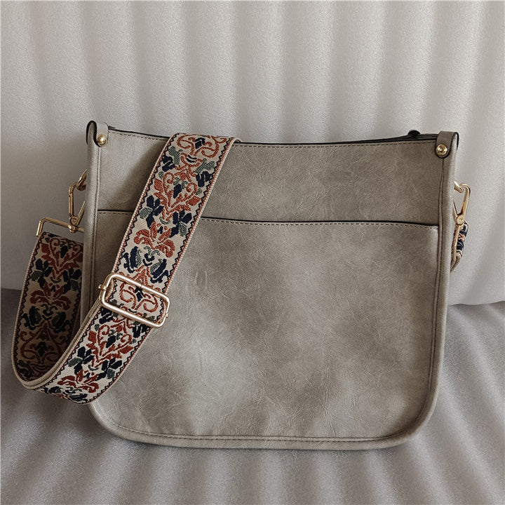 Shoulder bag with large capacity | Stornfield