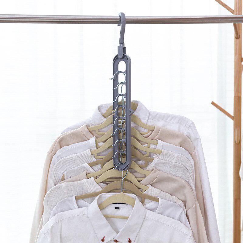 360 Rotating Anti-skid Folding Hanger | Stornfield
