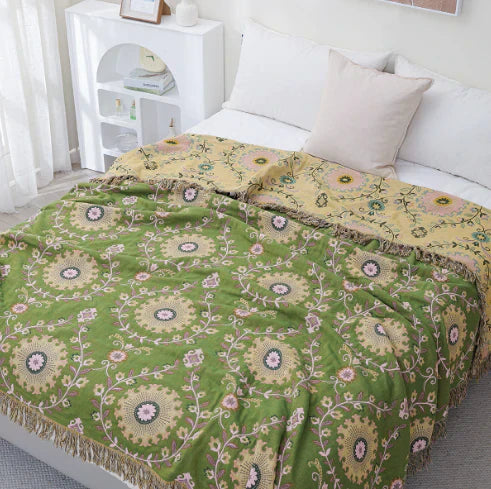 Stornfield | Reversible Scandinavian Bird Throw - NordicNest