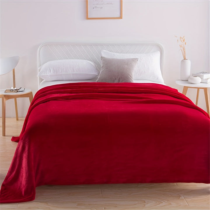 Cozy red flannel blanket – luxury and cozy warmth for comfortable nights | Stornfield
