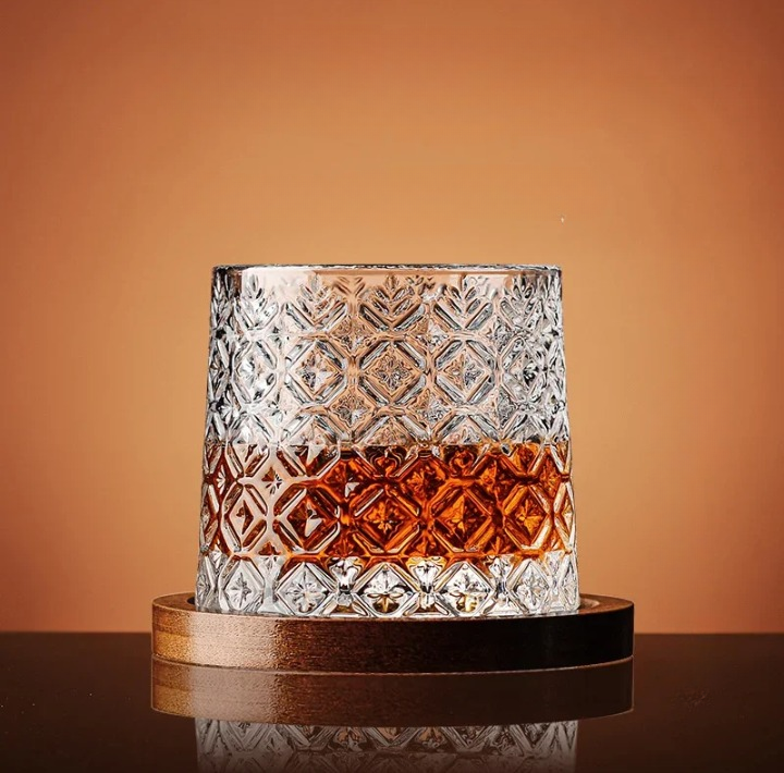 WhiskeySpin - Stornfield Premium Rotating Whiskey Glass