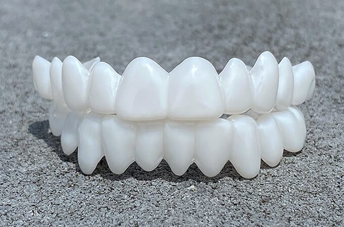Stornfield | Smile Lens – Adjustable White Denture for Direct Smile Correction