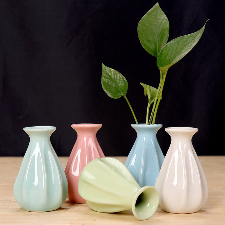 Elegant Ceramic Flower Holder Stornfeild