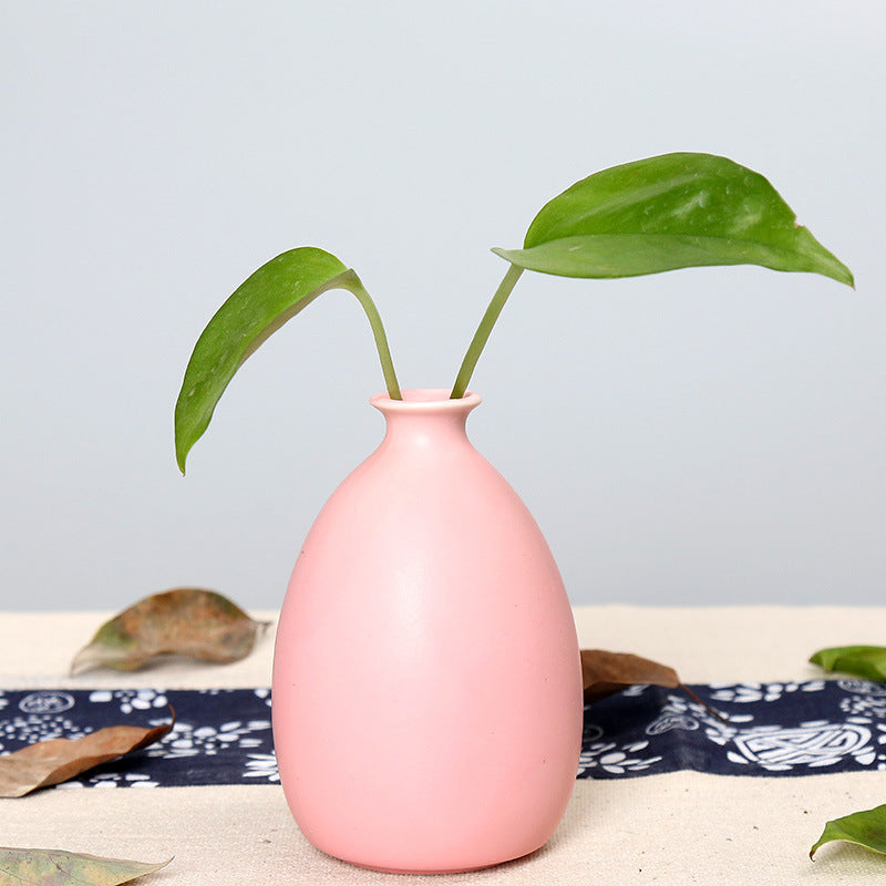 Minimalist Ceramic Bud Vase Stornfeild
