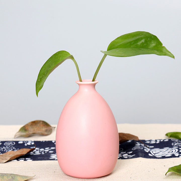 Minimalist Ceramic Bud Vase Stornfeild