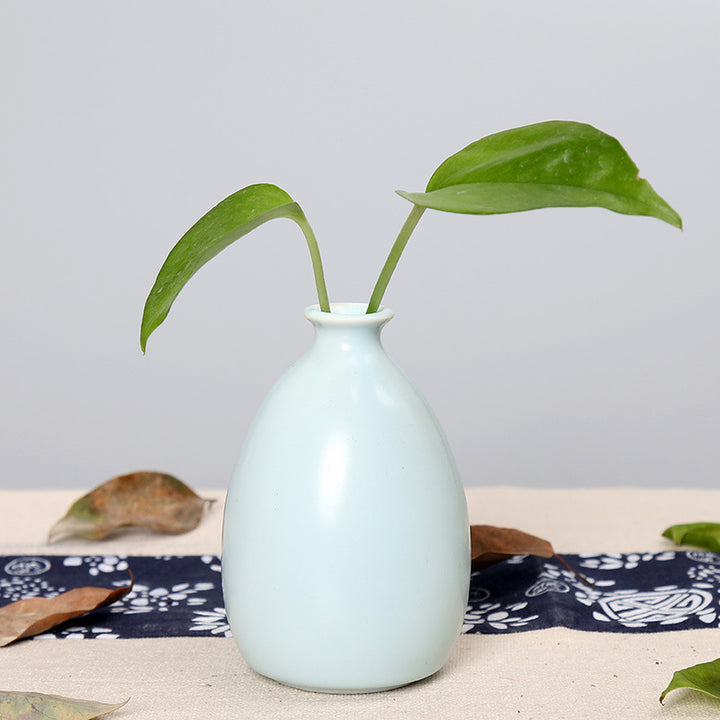 Minimalist Ceramic Bud Vase Stornfeild