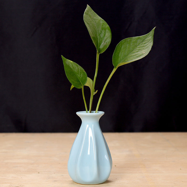 Elegant Ceramic Flower Holder Stornfeild