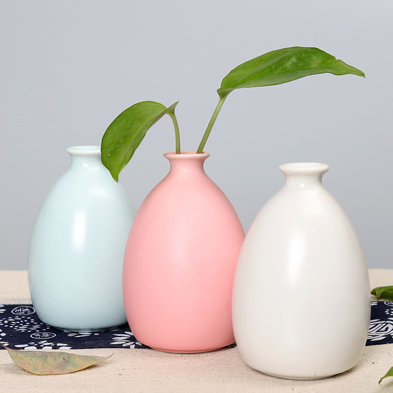 Minimalist Ceramic Bud Vase Stornfeild