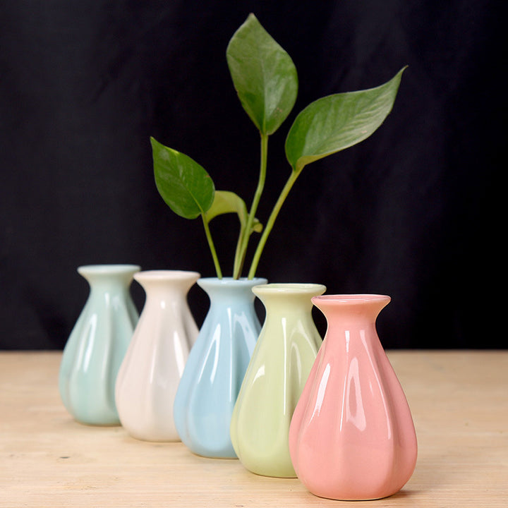 Elegant Ceramic Flower Holder Stornfeild