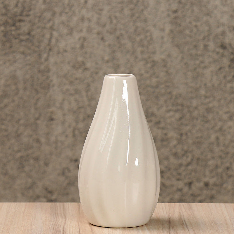 Elegant Ceramic Teardrop Vase Stornfeild