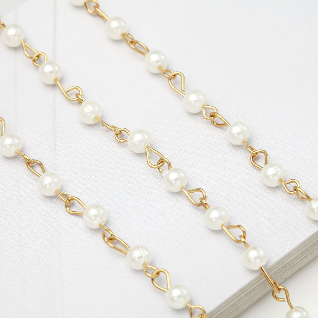 Elegant Pearl Eyewear Chain Stornfield