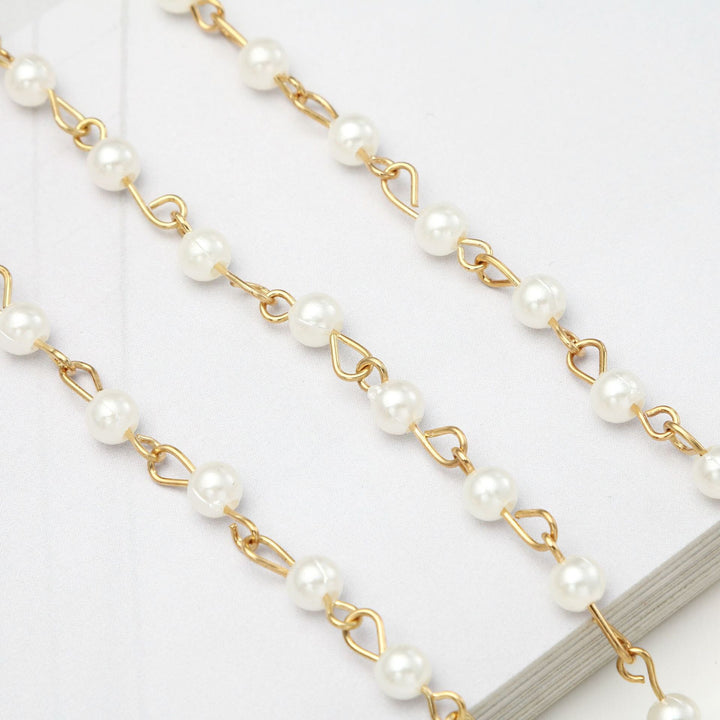 Elegant Pearl Eyewear Chain Stornfield