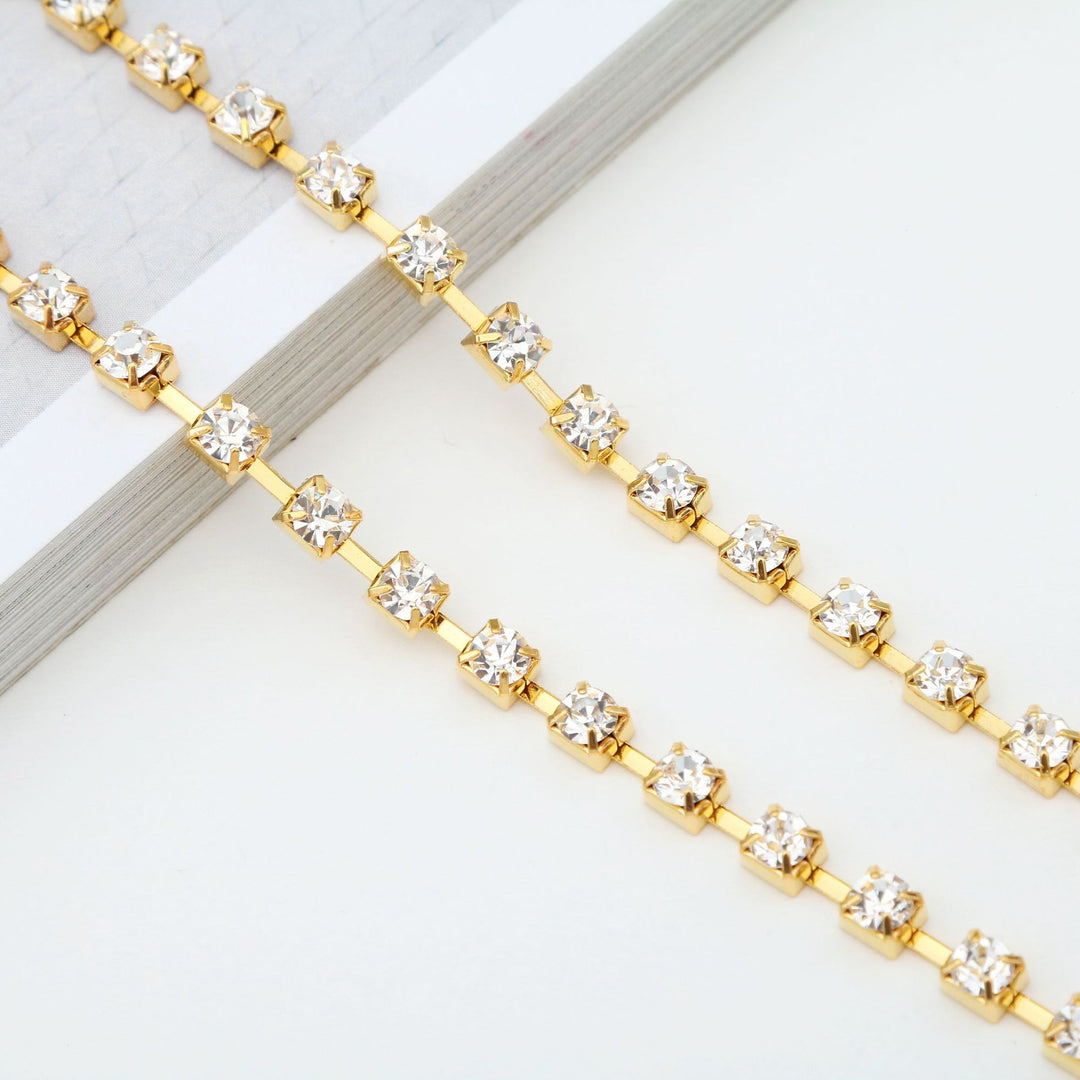 Glamorous Crystal Eyewear Chain Stornfield