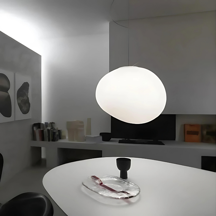 Stornfield | GloStone | Élégante suspension en verre en forme de galet