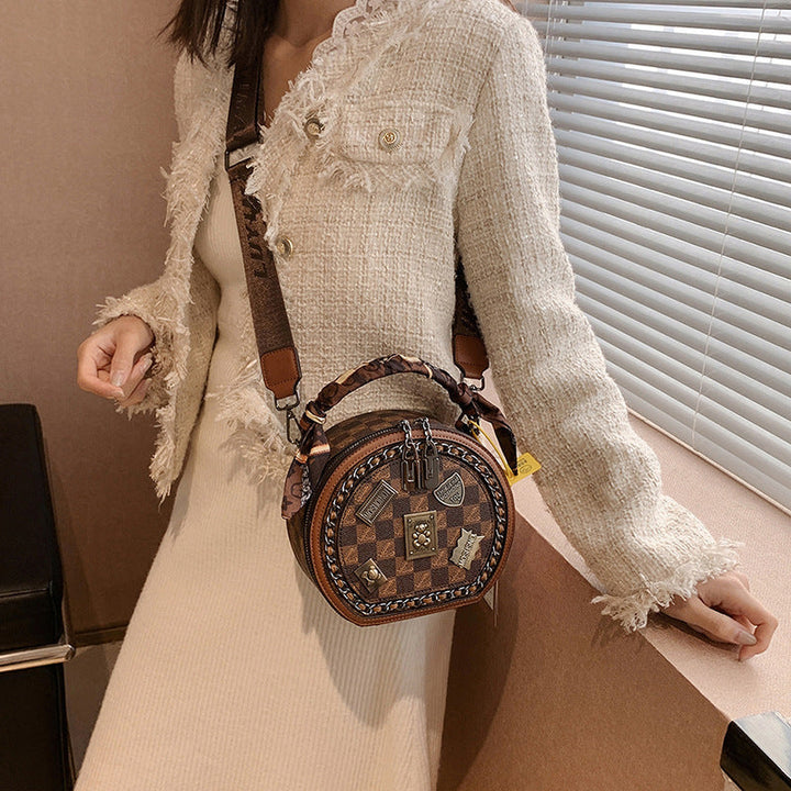 Fashionable Retro Bear Badge Shoulder Bag | Stornfield