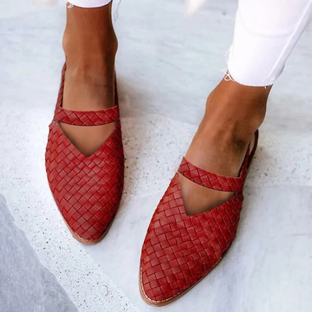 Pointed Toe Flats with Soft Lining and Elegant Finish