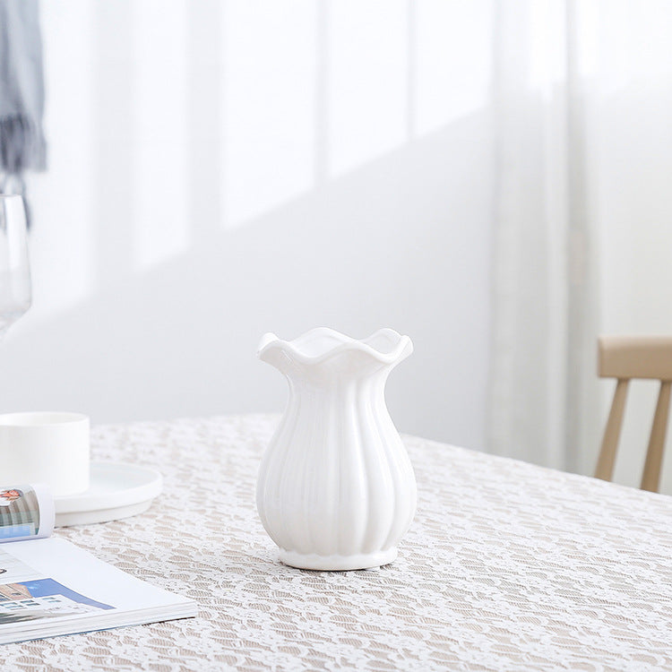 Elegant shaped table vase Stornfield