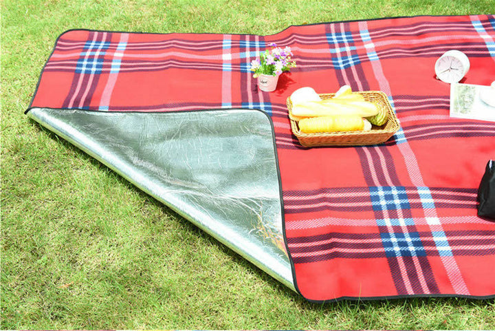 Women's Outdoor Picnic Blanket with Insulating Layer Stornfield