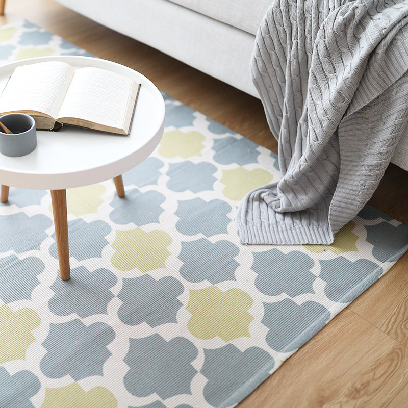 Flat-woven rectangular rug for living and entrance areas with quatrefoil pattern Stornfield