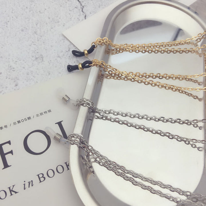 Star-Embellished Eyewear Chain Stornfield
