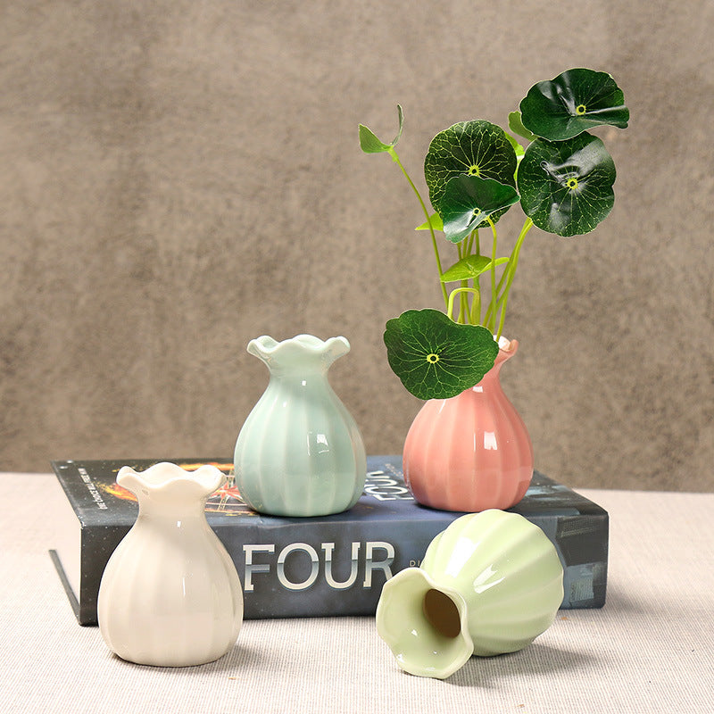 Elegant Curved Ceramic Flower Vase Stornfeild