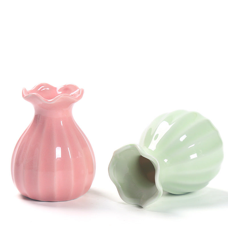 Elegant Curved Ceramic Flower Vase Stornfeild