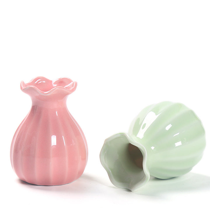 Elegant Curved Ceramic Flower Vase Stornfeild
