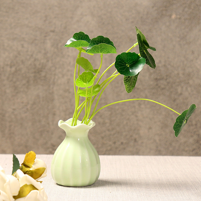 Elegant Curved Ceramic Flower Vase Stornfeild