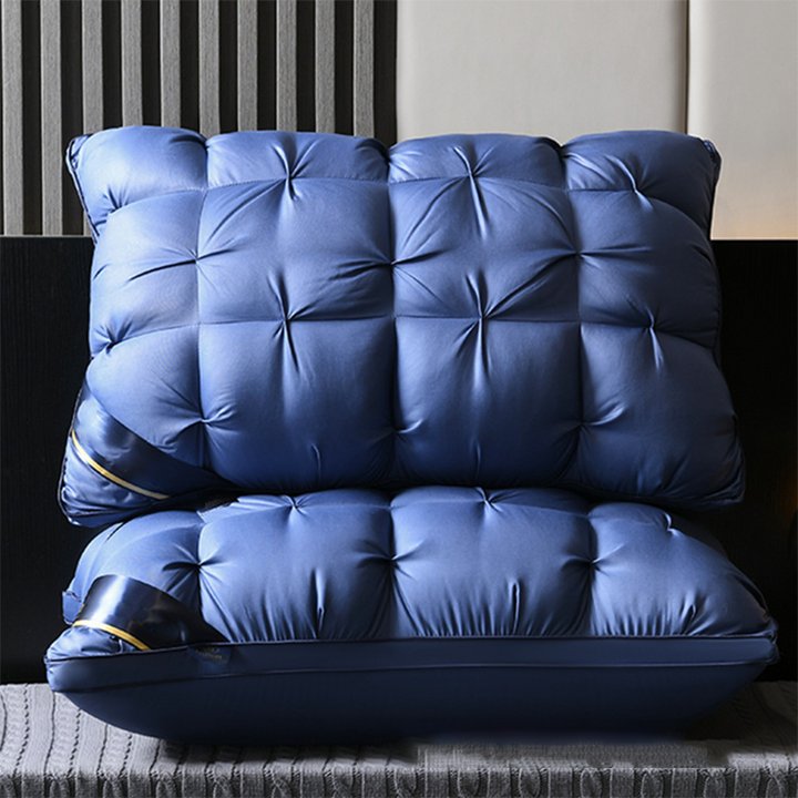 Ergonomic neck pillow with 3D quilting | Stornfield