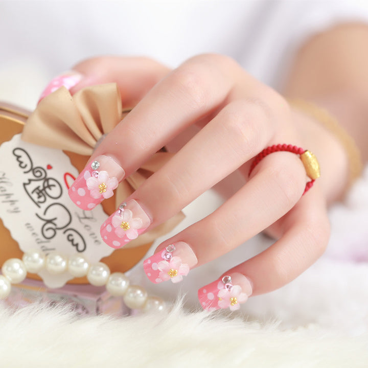 High-quality artificial nails with flower details Stornfield