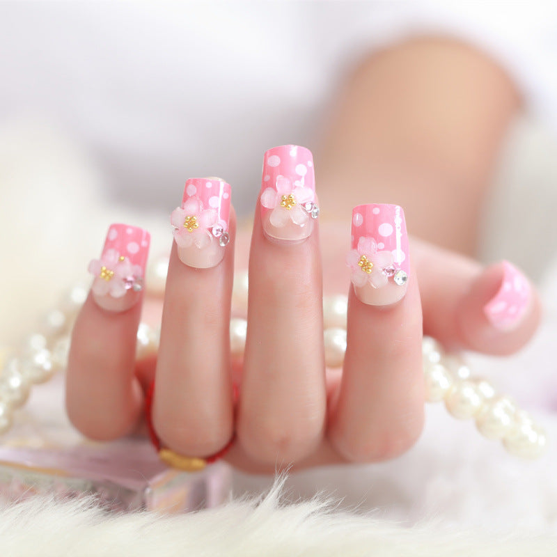 High-quality artificial nails with flower details Stornfield