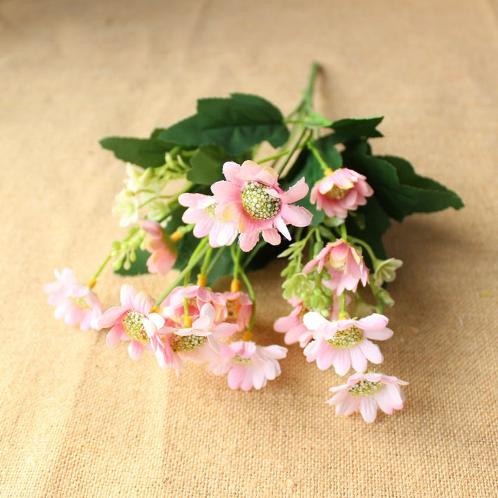 Lifelike Floral Daisy Bouquet