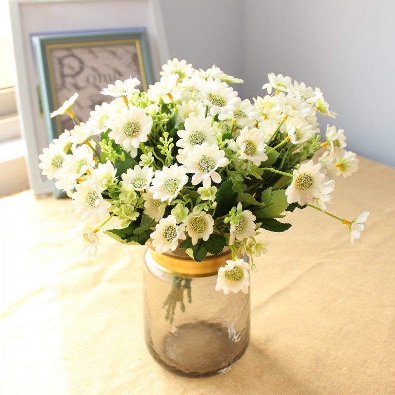 Lifelike Floral Daisy Bouquet