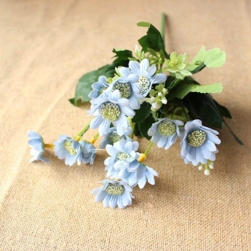 Lifelike Floral Daisy Bouquet