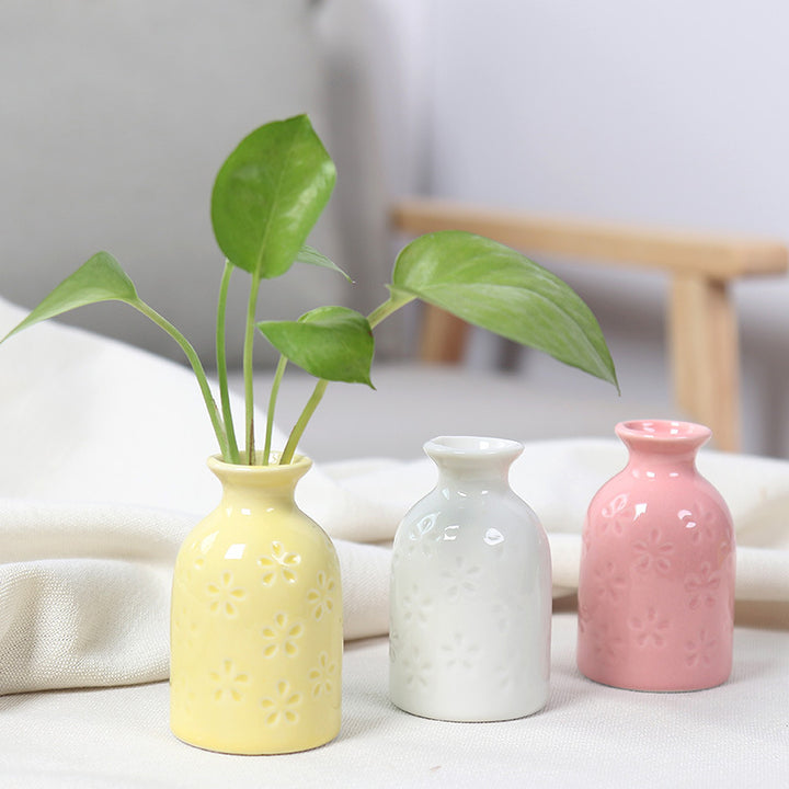 Charming Ceramic Bud Vase Stornfeild