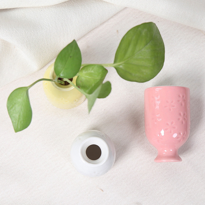 Charming Ceramic Bud Vase Stornfeild