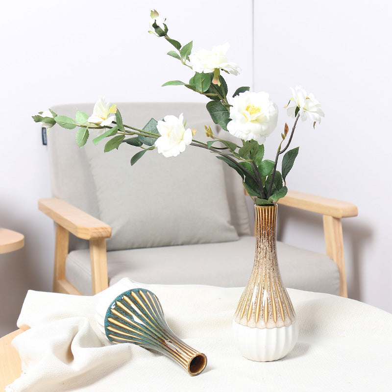 Elegant Flower Arrangement Vase Stornfeild