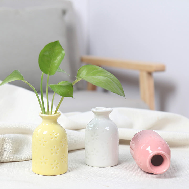 Charming Ceramic Bud Vase Stornfeild