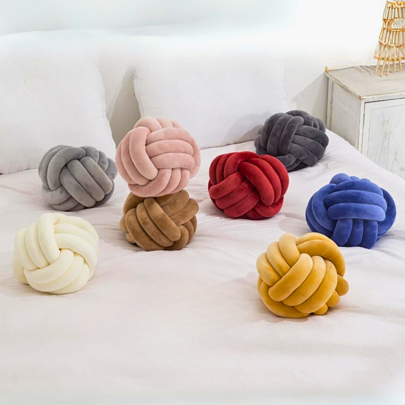 Stornfield | Scandinavian Knot Velvet Cushion